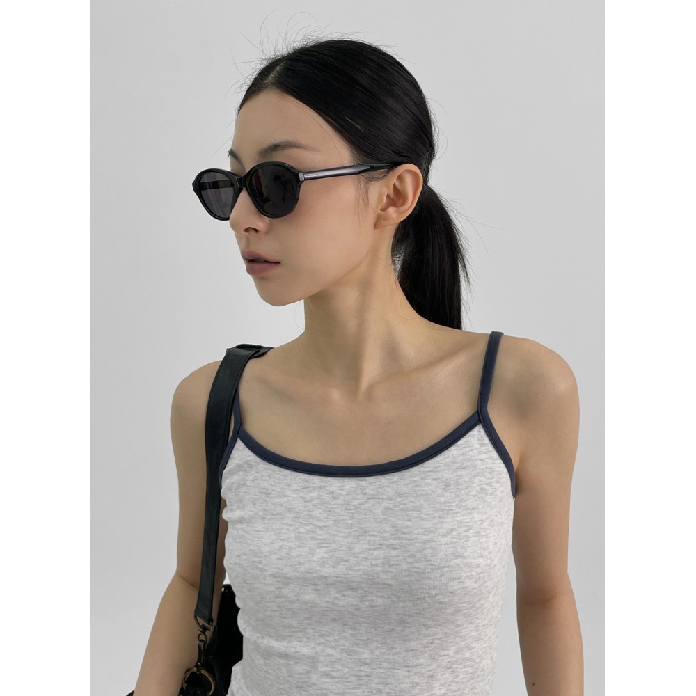 ブラックアップアレクトサングラス 4,675円