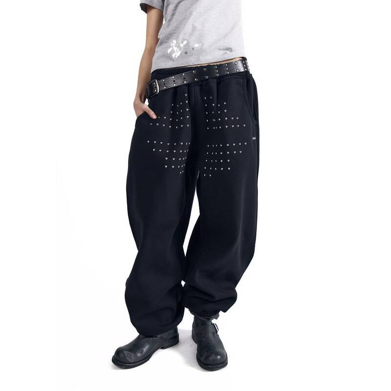 アカム AAKAM Goクロススタッズ スウェットパンツ ブラック 549717