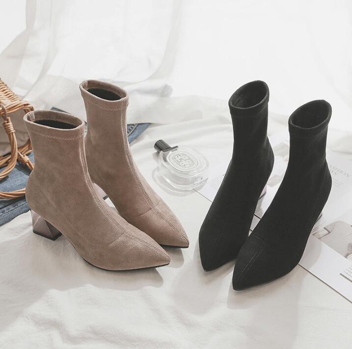レディースブーツ　ソックスブーツ　ポインテッドトゥ　ショートブーツ　ストレッチ素材　スエード　ショート丈　秋冬　春　ストレッチソックスブーツ　太ヒール　ミドルヒール　6.5センチ　チャンキーヒール　伸