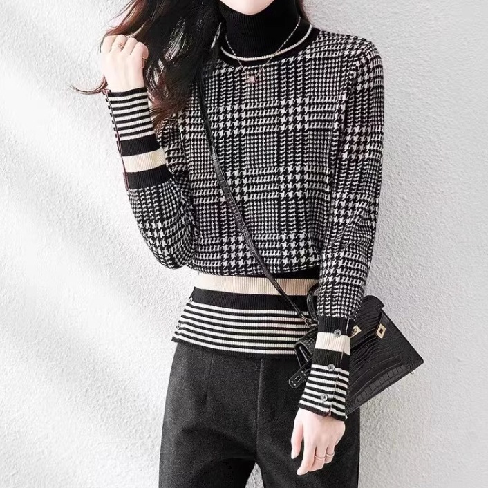 レディース トップス ニット ミディアム 長袖 袖あり タートルネック 襟なし フェミニン ボタン かわいい 大人可愛い シンプル 上品 おしゃれ レトロ 都会的 チェック 千鳥格子 柄 春 秋 冬