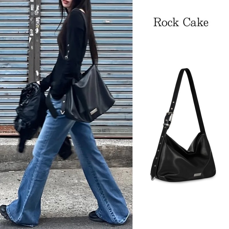 Punching Belt Strap ショルダーバッグ Black (公式正規品)