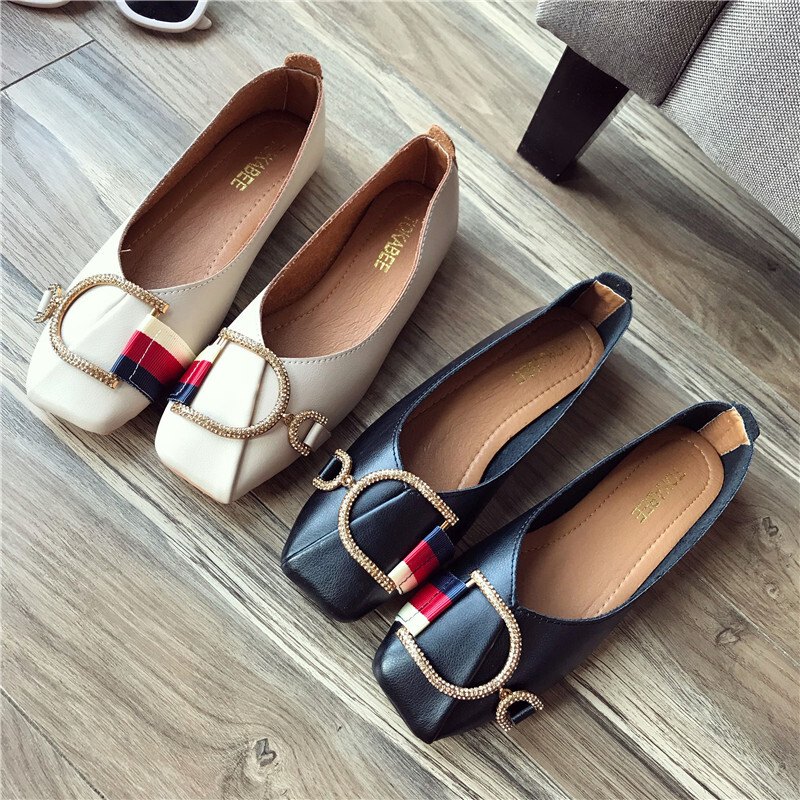 シューズ 靴 くつ クツ パンプス レディースシューズ ヒール 1cmヒール ローヒール フラット スクエアトゥ 痛くない 歩きやすい 履きやすい 走れる 疲れにくい バックル かわいい