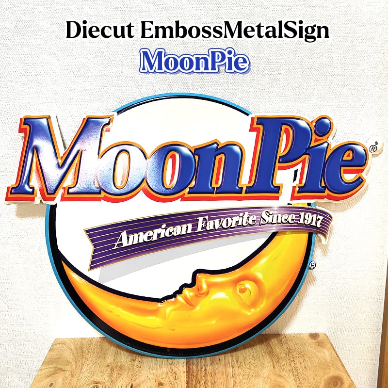 ブリキ看板 おしゃれ Moonpie ムーンパイ ダイカットエンボスメタルサイン ガレージ アンティーク プレート 可愛い 壁飾り 正規ライセンス品 アメリカン 雑貨 インテリア サーファー かわいい