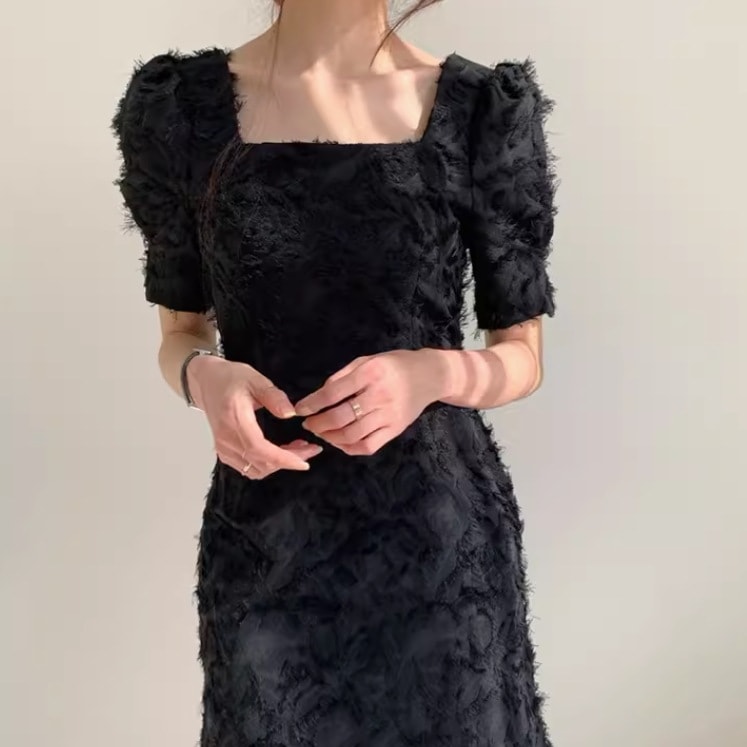 ドレス ワンピース ウェディング パーティー 結婚式 二次会 披露宴 演奏会 発表会 ステージ 舞台 ダンス 衣装 膝下 ミモレ 半袖 スクエアネック 襟なし スレンダー 細身 スリット ハイウエスト