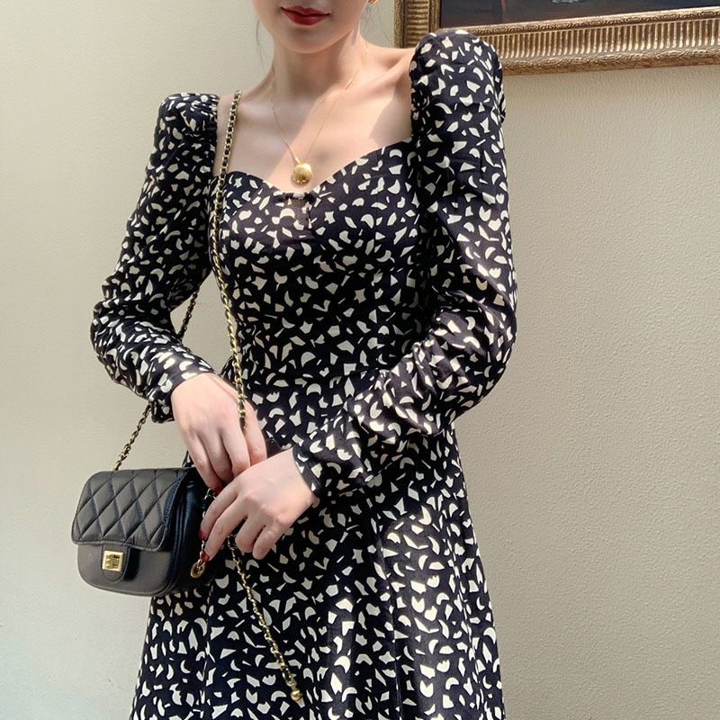 長袖ワンピース クラシック ミドル丈 袖あり 長袖 スクエアネック Ａライン スリム 細身 タイト