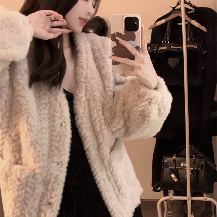 アウター ジャケット ボア レディース 個性的 きれいめ 上品 エレガント 長袖 Vネック ノーカラー 無地 茶色 ベージュ フリーサイズ お洒落 大人可愛い 普段使い 秋 冬 暖かい 防寒