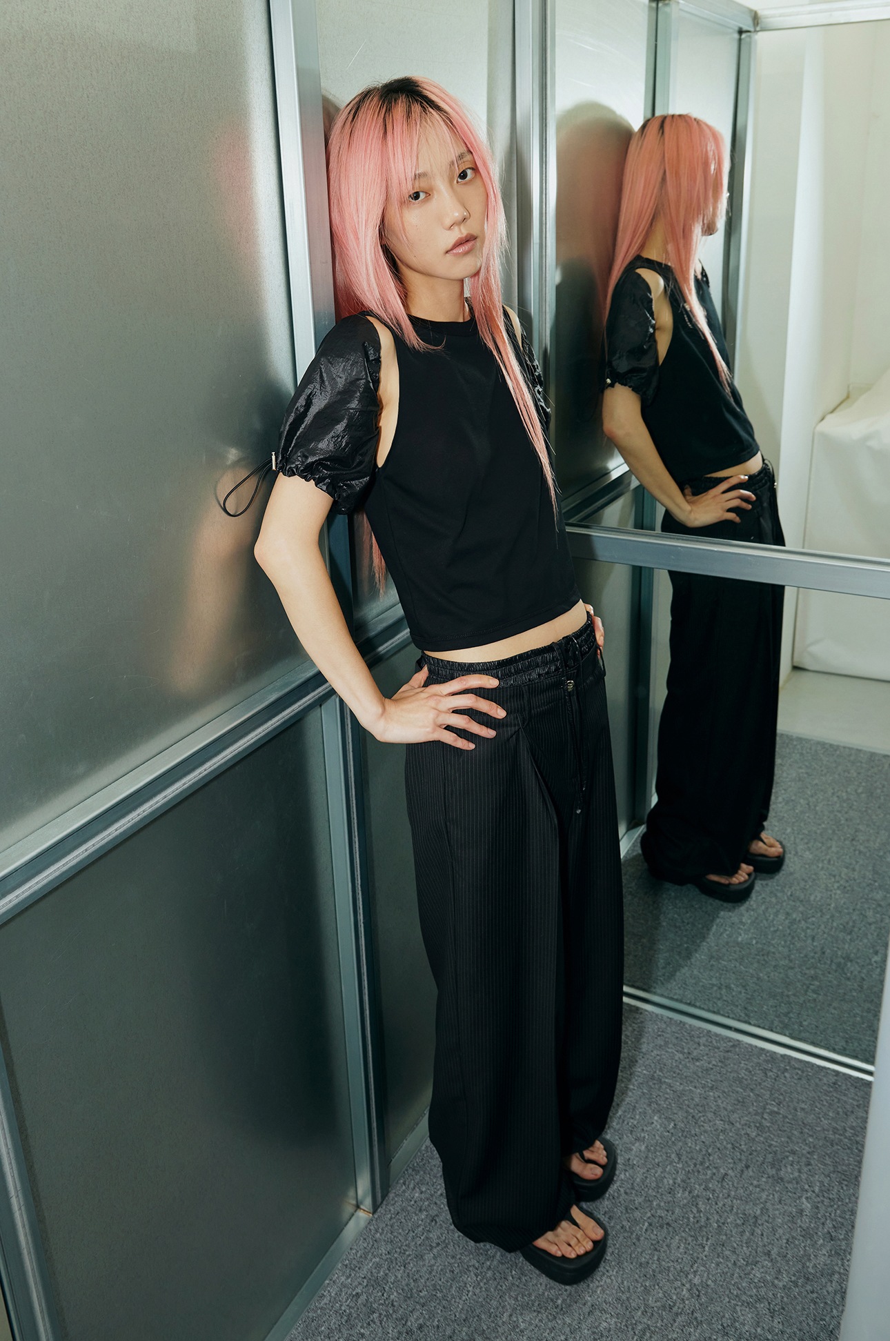 【GIMMETHEYOUNG】 NYLON SLEEVE SLIT T-SHIRT : BLACK