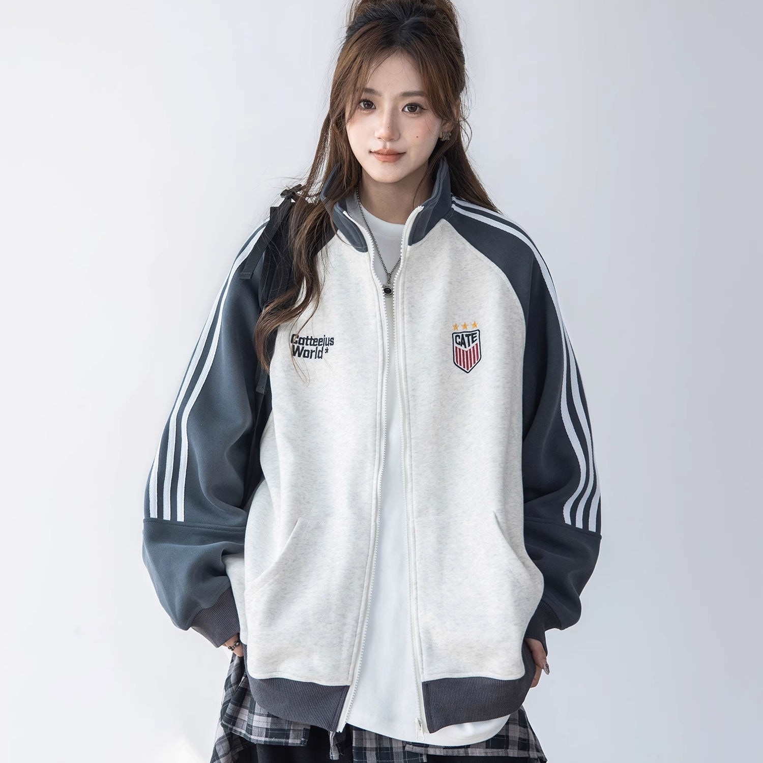 2025 秋冬 韓国 かわいい レディース バイカラーハイネックスタンドネックアウター羽織りスポーティー長袖配色コーデトップススポーツサイズサイドカジュアルシルエットファッション系フル丈トラック