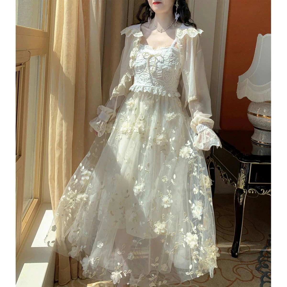 2025年新作店長おすすめ！目玉商品～超ロリータ コスプレ 2024夏 ロリータ ワンピース 半身スカート+パールリボンキャミソール+レースパッチワーク日焼け止めカーディガン 3点セットサンタコスプレ