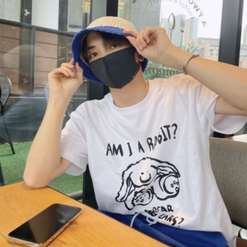 Seventeen ジョンハン 着用 Rabbit OR Bear T-shirt [公式正規品]