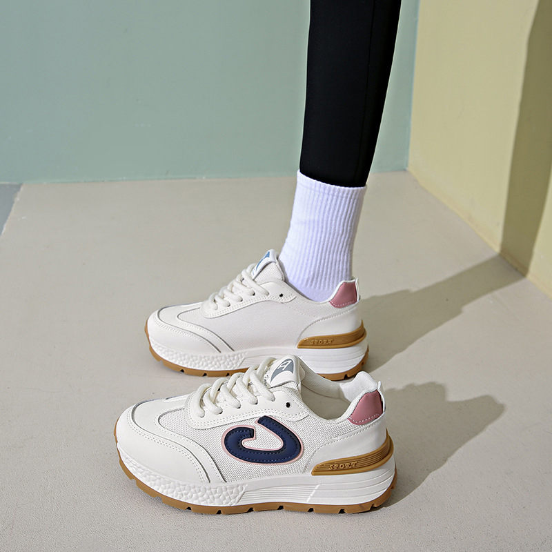 クーポン スニーカー レディース 厚底 コンフォート ローカット カジュアル 美脚 おしゃれ 春夏秋 滑り止め レースアップシューズ ウォーキング 通勤靴 スボーツスニーカー クッション 通学靴 ラン