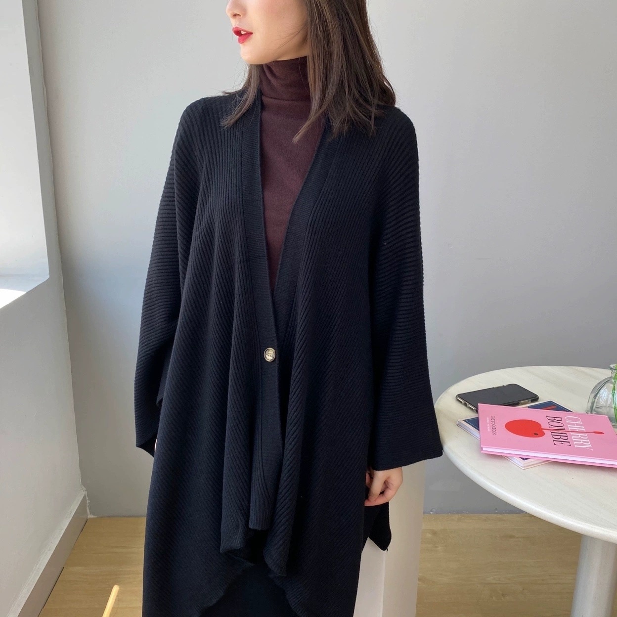 トップス カーディガン Vネック ワイド ボタン 前開き ニット キュート かわいい 大人可愛い 大人っぽい 大人女子 フェミニン きれいめ エレガント 上品 清潔感 シンプル ベーシック カジュアル