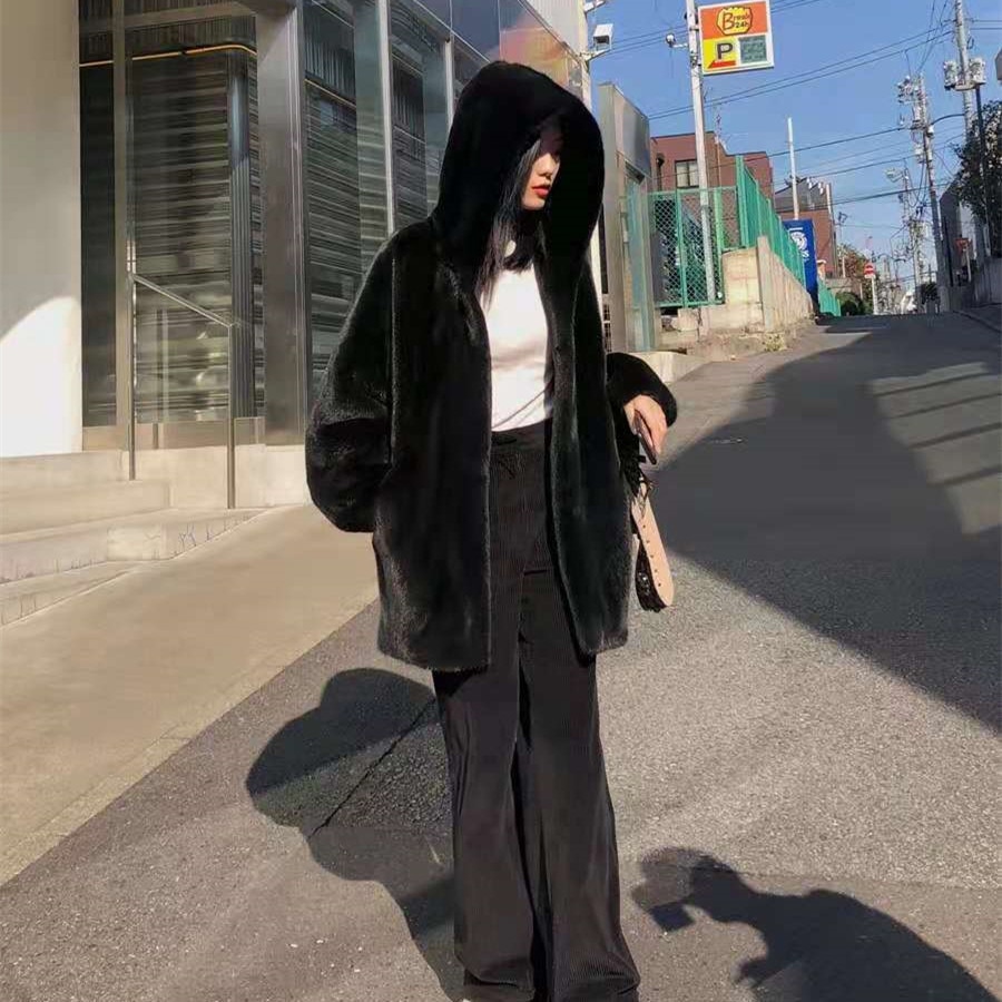 ミンクコート女性の新しいスタイルの毛皮ミッドレングス人工毛皮韓国スタイルのフード付きルーズ怠惰なスタイルファッショナブルな毛皮のトレンド