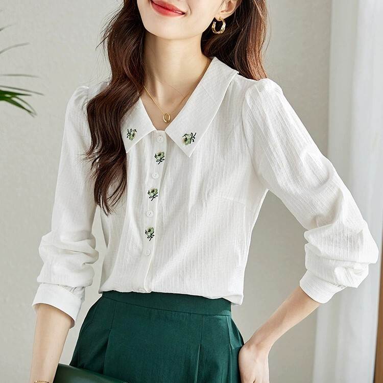 トップス シャツ ベーシック オフィス 刺繍 長袖 襟付き 薄手 かわいい きれいめ シンプル 大人 上品 おしゃれ こなれ感 レディース 前開き ボタン ストレート ミディアム丈 春 夏 秋 花柄