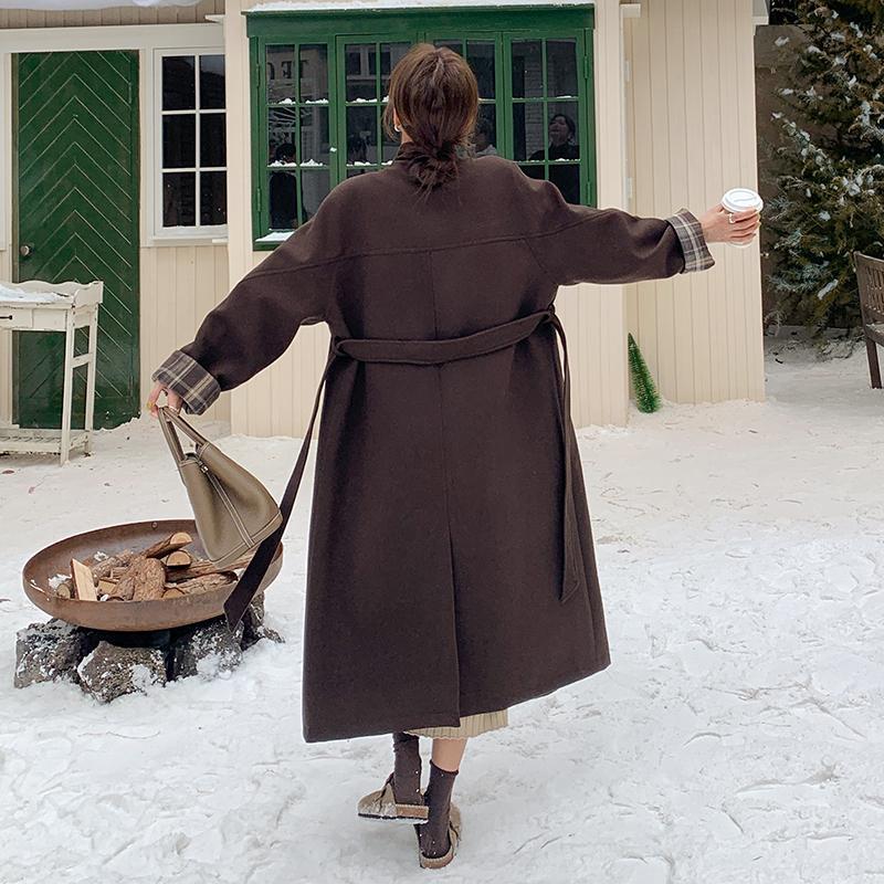 女性用ブラウンウールコート秋冬新作厚手高級ヘップバーン風気質ロングウールコートトレンド
