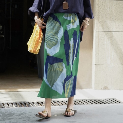 リゾートプリーツロングスカートマルチカラープリント