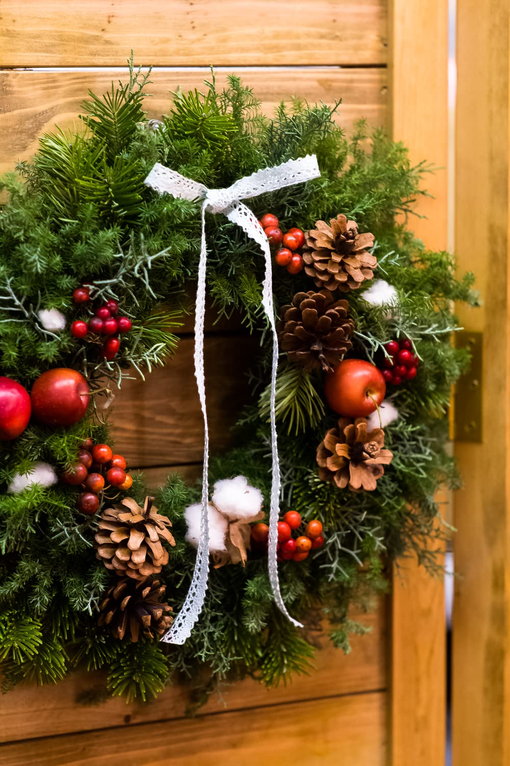 手作りクリスマスリース Lサイズ 生花 フレッシュ 手作り 本物 ナチュラル お歳暮 クリスマスギフト 自宅用 クリスマス Christmas Wreath ラッピングしてお届け 神奈川の花屋 フロー