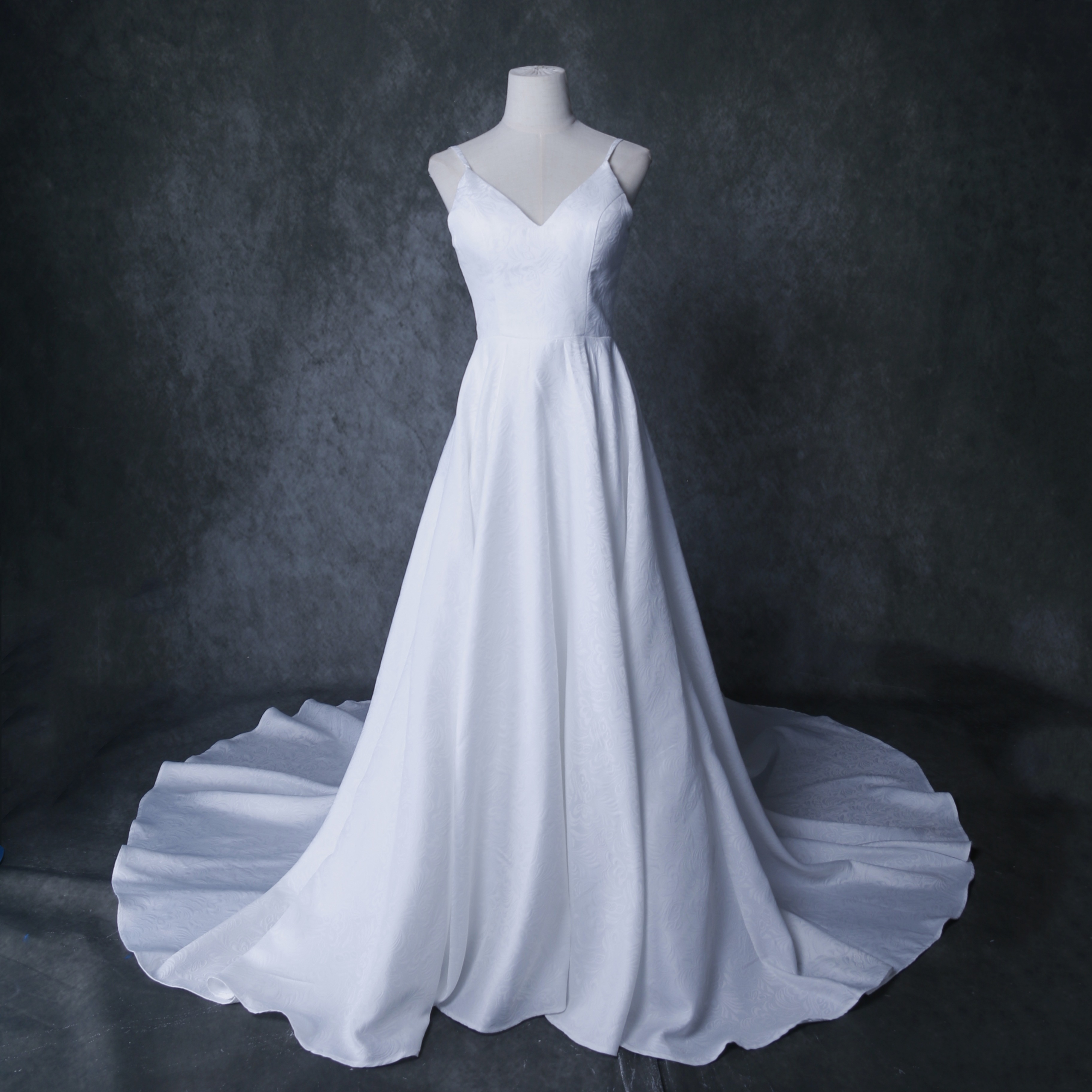 エレガント Vネック パーティードレス トレーン 披露宴/結婚式 キャミソール 背中見せ 高級刺繍 花嫁