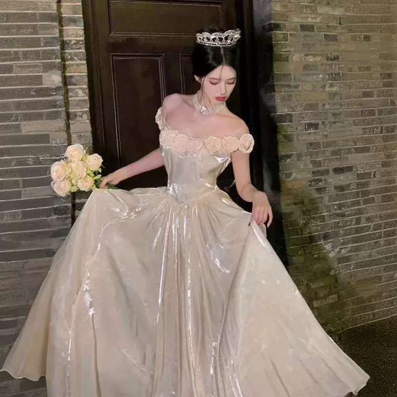 ワンショルダーの気質のイブニングドレス2025新しい軽い贅沢な芸術試験スカート誕生日成人式宴会司会パフォーマンス衣装