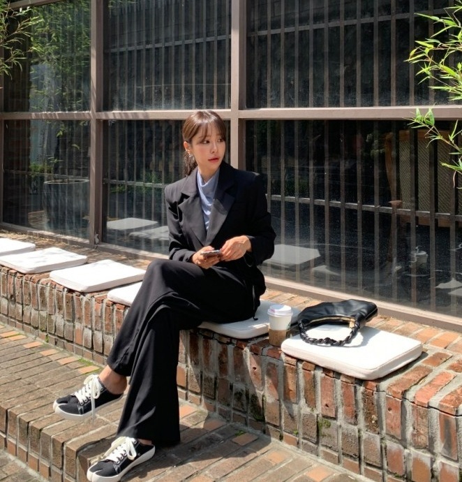 アウター ジャケット ショート丈 長袖 襟付き スリム タイト 細身 ボタン かわいい 大人可愛い きれいめ シンプル カジュアル 大人 上品 おしゃれ かっこいい 大人女子 こなれ感 クール