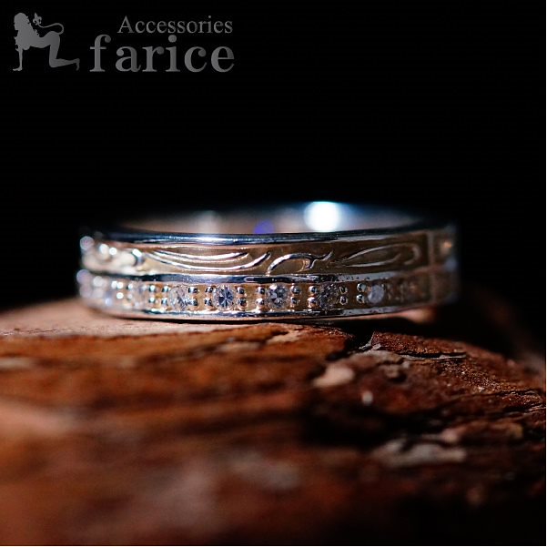 ラインキュービックジルコニア&アラベスクレリーフ ホワイトシルバーリング