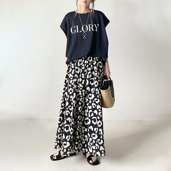 【見逃し厳禁】 レトロ アルファベット Tシャツ プリント ボトムス カジュアル 大人かわいい スカート 2点セット