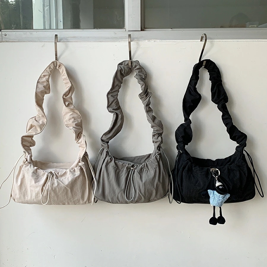 ショルダーバッグ　ナイロン　レディース (T)