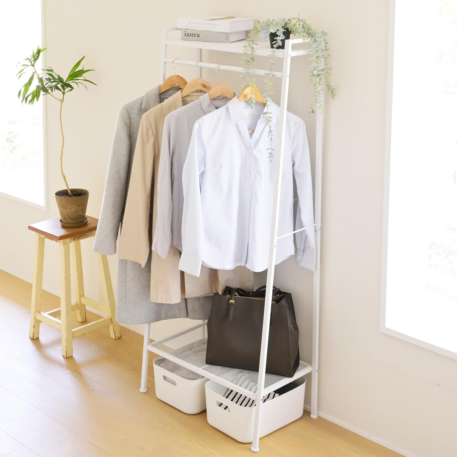 山善(YAMAZEN) ハンガーラック 棚付き スリム 全体耐荷重50kg コートハンガー 幅65×奥行37.5×高さ154.5cm 衣類収納 玄関 シンプル 一人暮らし 組立品 ホワイト LMH-S