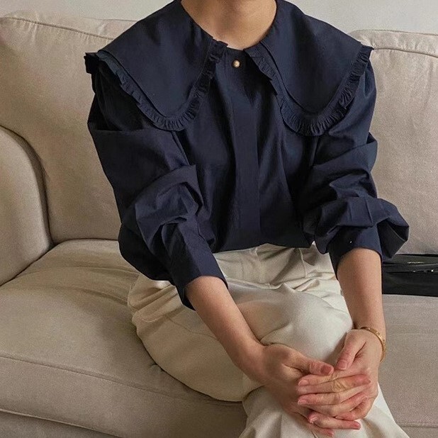 フリルシャツ カラーシャツ スカラップ 長袖ブラウス パフスリーブ ゴールドボタン 韓国 レディース オルチャン レトロ フロントボタン 白シャツ きれいめ オフィスカジュアル 大人女子 6,869円