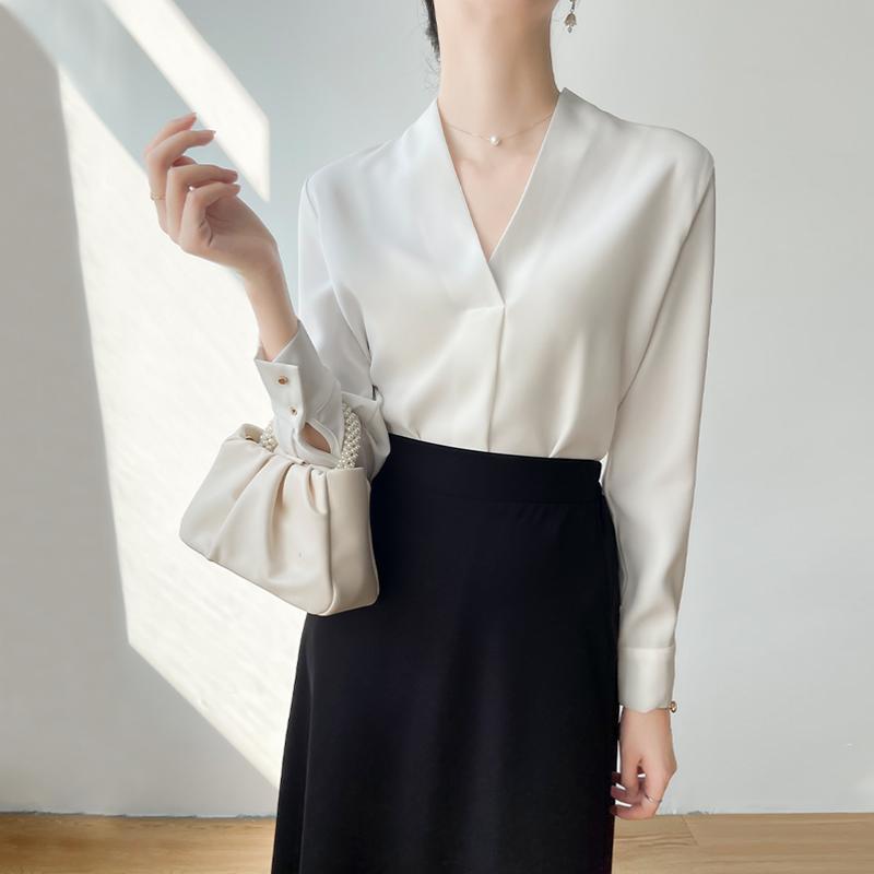 ブラウス 白 シフォンシャツ レディース 秋冬 長袖 通勤 服 シャツ おしゃれ Vネック トップス シンプル 上品 オフィス フォーマル