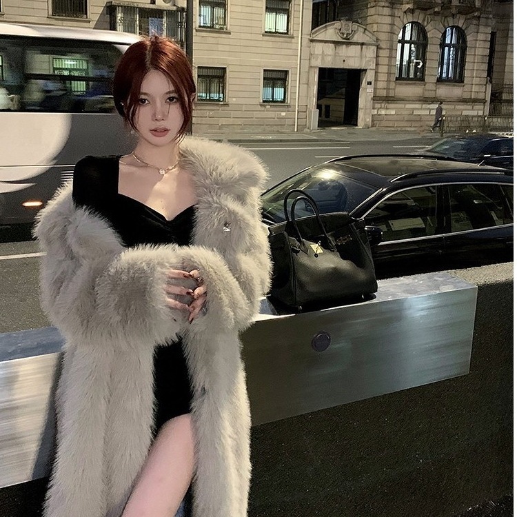 秋 冬気質高級感フェイクフォックスファー毛皮コートアウターレディースセミロング厚手百掛けふわふわ秋 冬コート