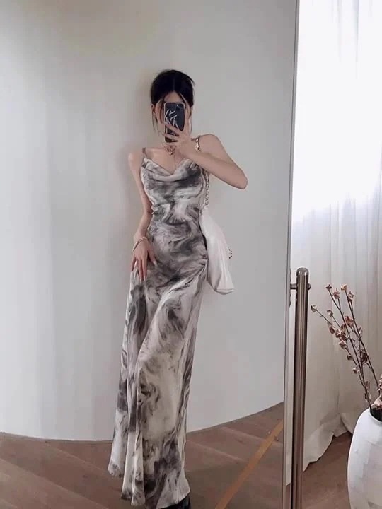 新しい中国のインク絵画ホルタードレス女性スリムストラップレス気質スカートパッケージヒップフィッシュテールロングスカート