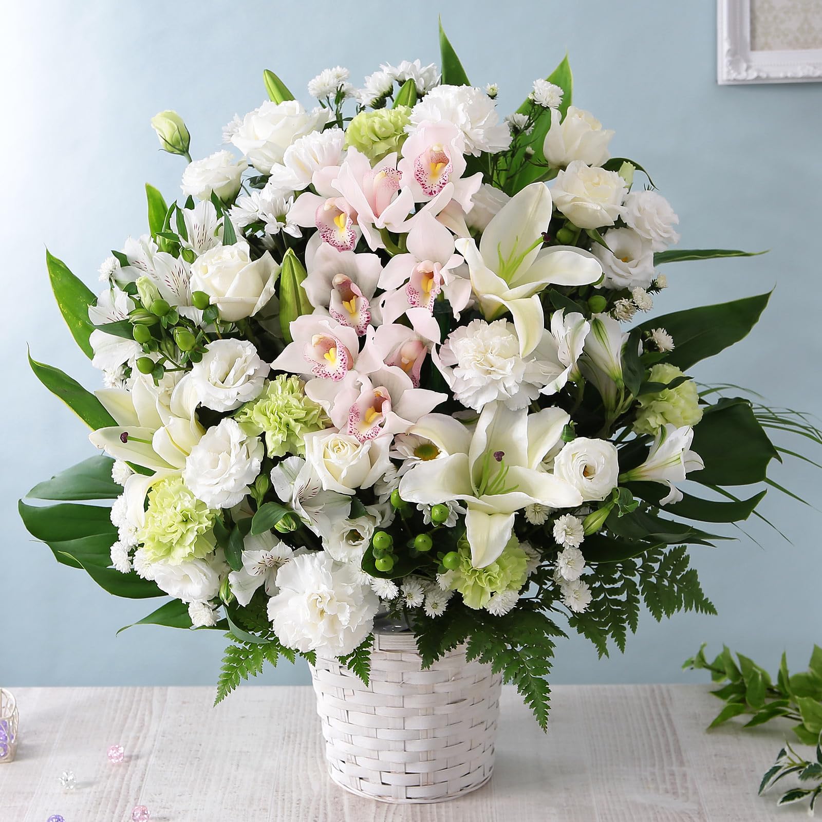 旬のおまかせアレンジLL シルキーホワイト～オーキッド～ 生花 お供え お悔やみ 花 お彼岸 お盆 命日