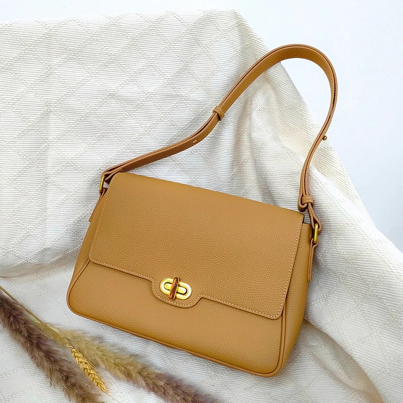 軽量本革ショルダーバッグ　ショルダーバッグ　斜めがけ　お洒落な女性バッグ　ショルダーバッグ　レディースバッグ　軽量バッグ　お洒落なカバン　韓国バッグ　人気