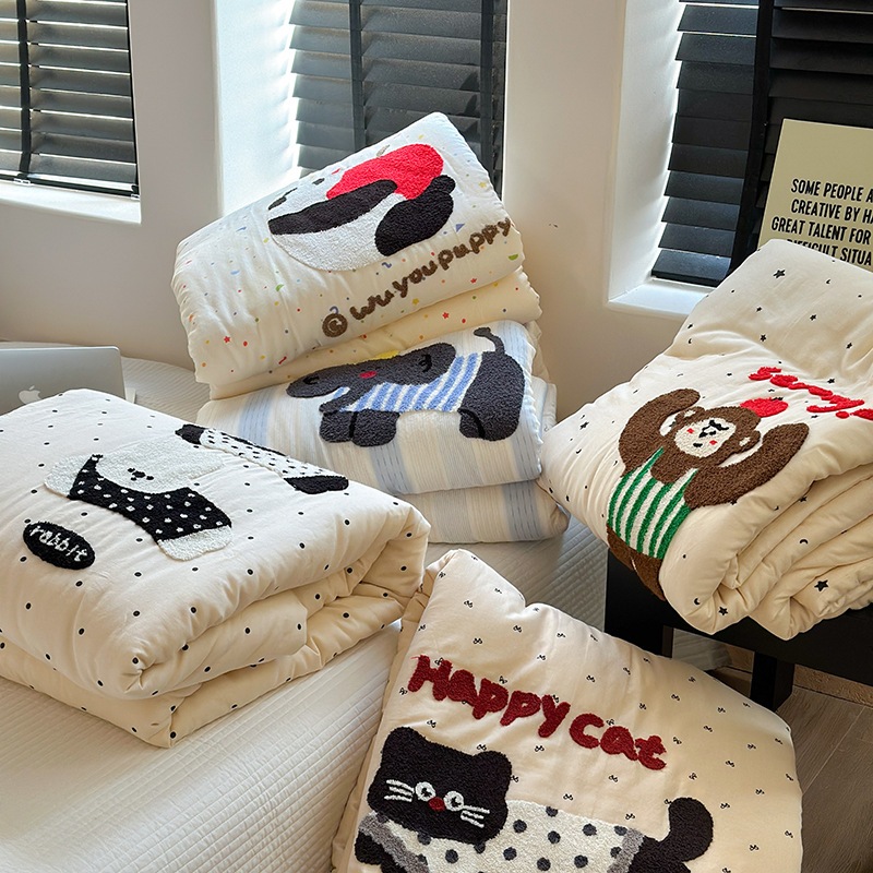 クラスaガーゼコットンコアキルトピュアコットンチルドレンズ漫画刺繍春と秋のキルトふわふわした厚い温かい綿冬のキルト