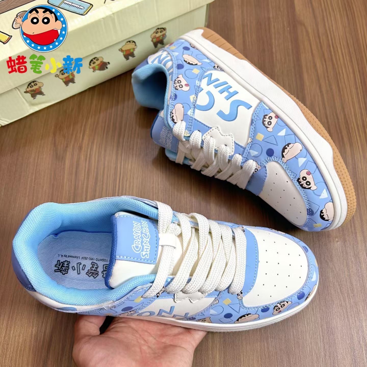 クレヨンしんちゃんアニメ男性靴ドーパミン高颜値漫画カップルファッション学院風百合板靴