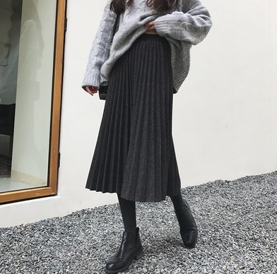 スカート ニットスカート 膝下 フレア デザイン ウエストゴム 美ライン ニュアンス プリーツ 伸縮性 ストレッチ ニット 軽やか スタイルアップ モノトーン かわいい 大人可愛い きれいめ シンプル