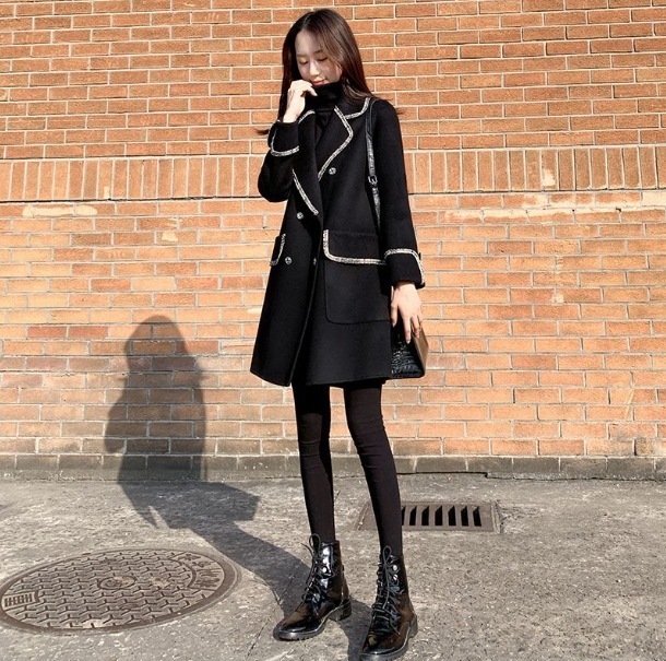 アウター コート ミディアム丈 袖あり 長袖 Vネック 襟付き フレア デザイン ボタン トリム ダブルブレスト 美ライン ニュアンス ポケット ドラマチック かわいい 大人可愛い きれいめ シンプル