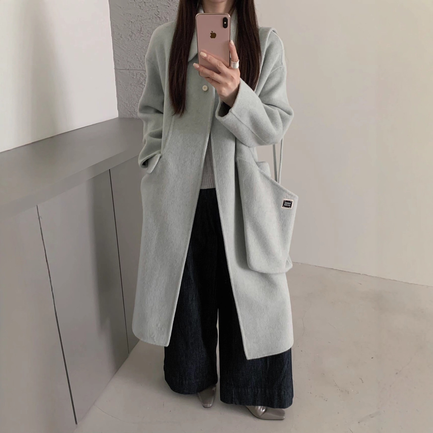 両面カシミアコートレディースピーターパンカラーミドル丈クロスボディバッグ新作秋冬韓国スタイルゆったりフィット厚手ウールコート