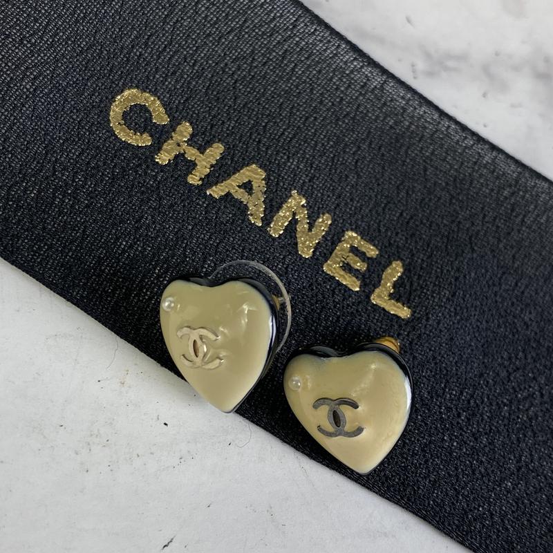 【最終処分SALE】CHANEL シャネル ココマーク ハート ピアスベージュ A-5679