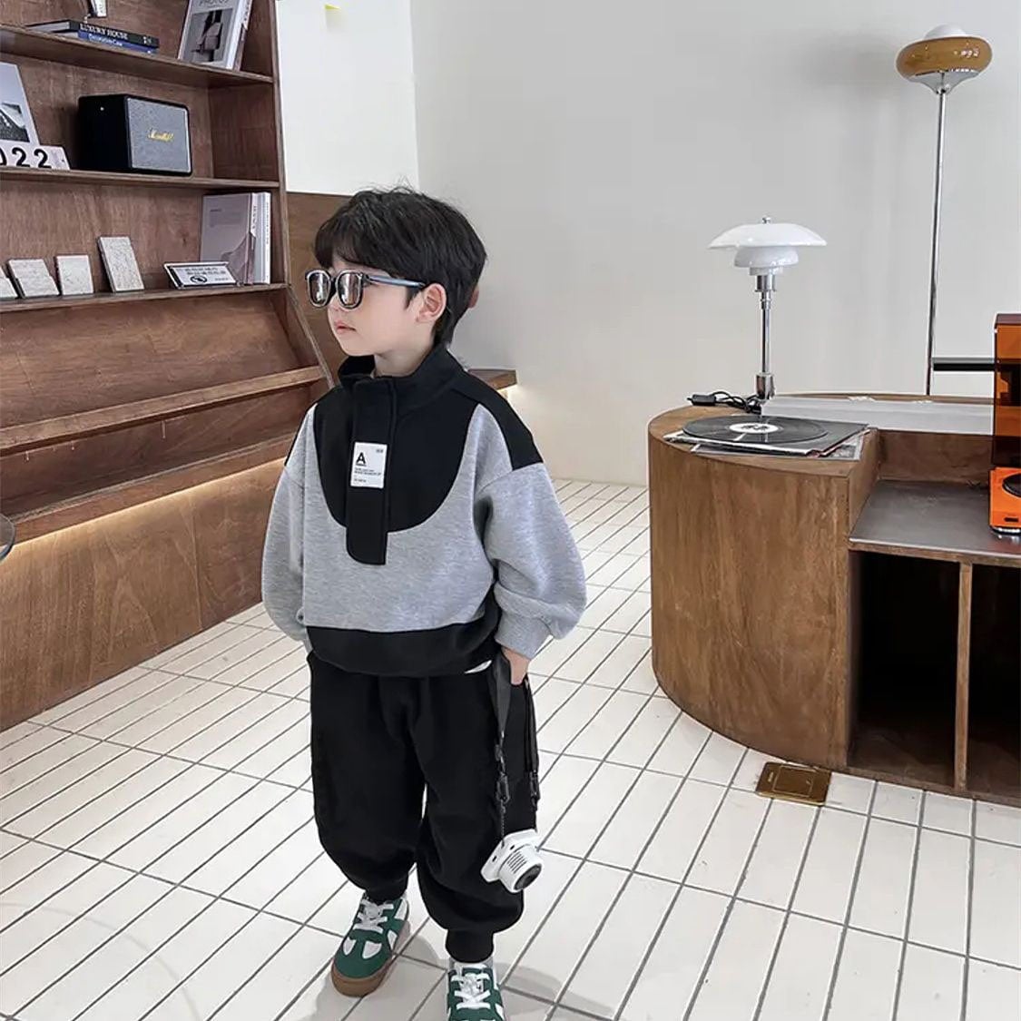 キッズ 服 おしゃれ ハンサム パーカー+スウェットパンツ 2点セット 韓国ファッション 男の子セットアップ 子供服