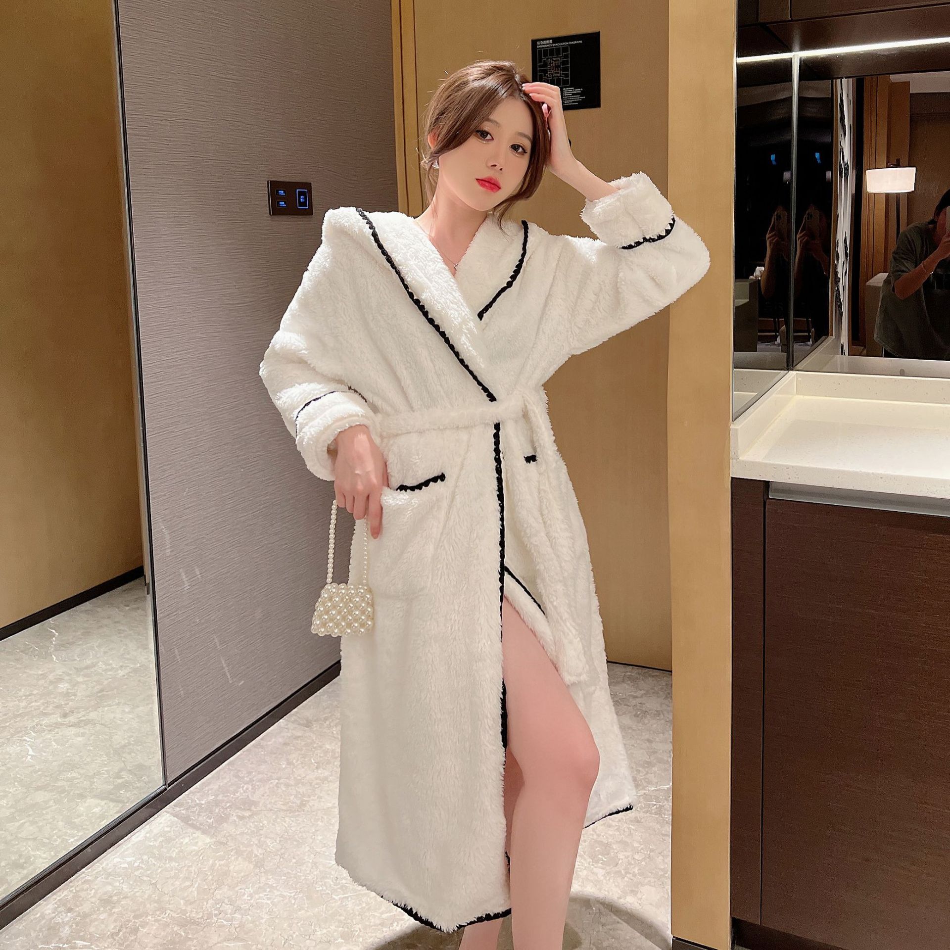 バスローブ ふわふわ ロングパジャマ フード付き 裏起毛 毛布 フランネル 寝間着 柔らかい肌触り もこもこ ルームウェア