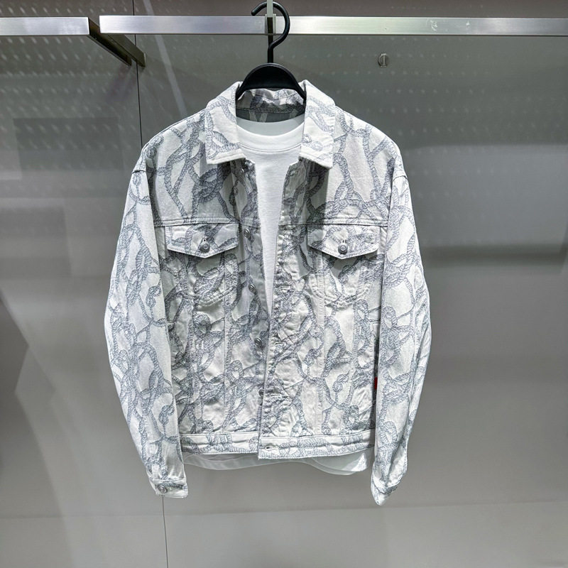 春のジャカードデニムジャケットファッショナブルな刺繍入りメンズルーズフィットジャケット襟付きアウタートレンドアイテム