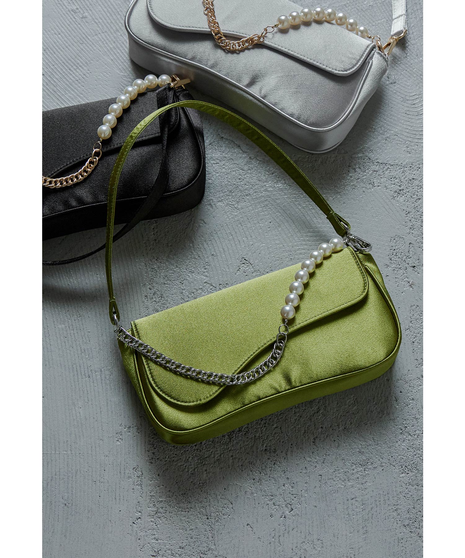 パールストラップマルチバッグ ハンドバッグ ミニバッグ パーティーバッグ 2way ショルダー 肩掛け シンプル サテン チェーン 結婚式 お呼ばれ セレモニー パーティー 二次会 披露宴 謝恩会