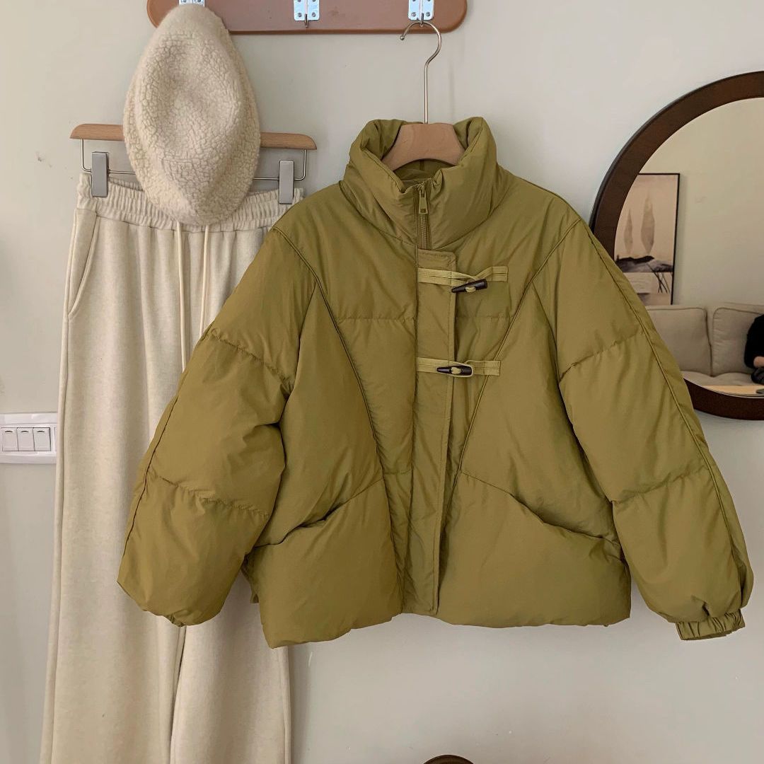 レディース新作冬ダウンジャケット韓国風甘いゆったりスタンドカラーホーンバックルホワイトダックダウン厚みのあるショートジャケット30%制限