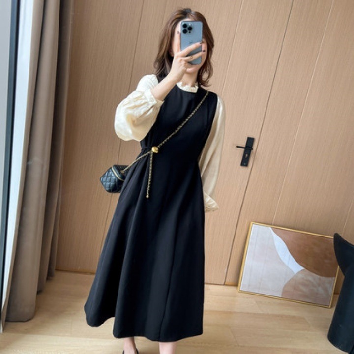 ワンピース フレアワンピース ワンピドレス 膝丈 ひざ丈 長袖 ボリューム袖 パフスリーブ ラウンドネック フレア Aライン 切り替えデザイン リボン ウエストリボン ドッキング かわいい 大人可愛い