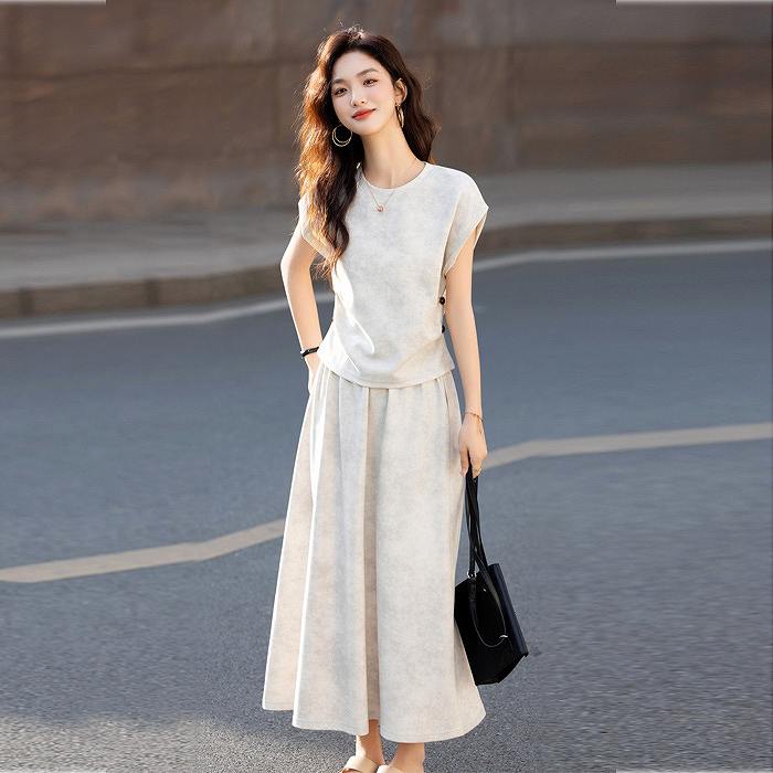 完売御礼トップス　ギャザースカート　ひざ下丈　エアリーモダンセットアップ フレンチスリーブ×フレアスカート 2点セット