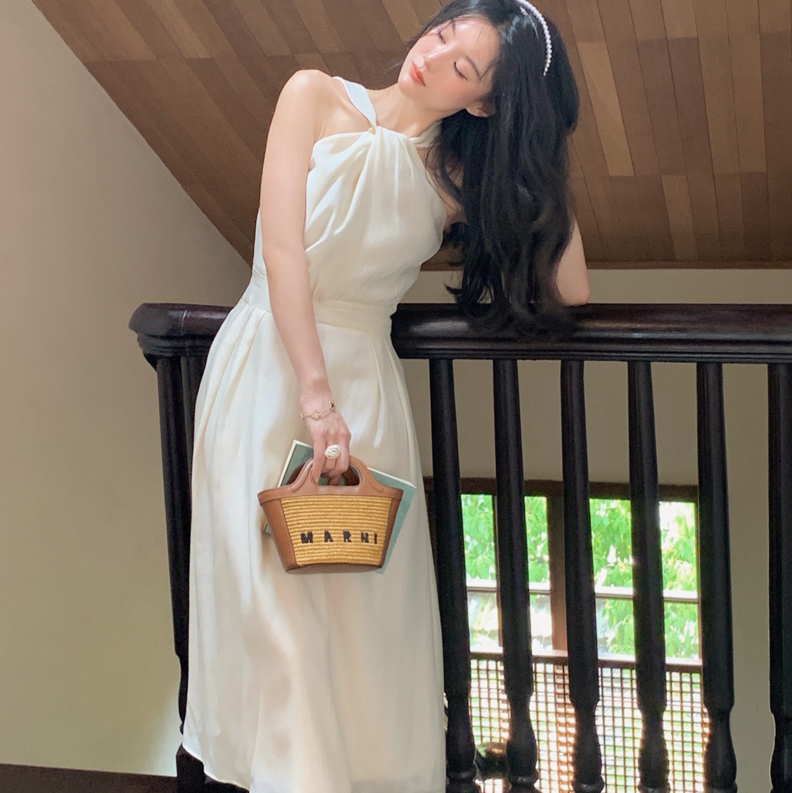 ドレス ワンピース パーティードレス パーティドレス カラードレス Aラインドレス ミモレ ミモレ丈 袖なし ノースリーブ ホルターネック ウエストマーク 大人可愛い きれいめ シンプル 上品