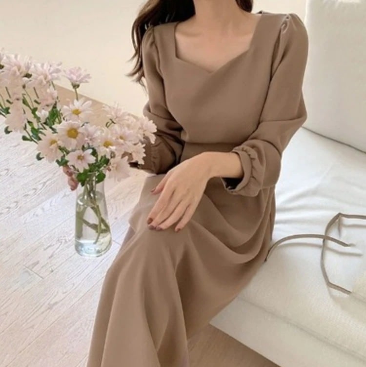 ワンピース デート かわいい 大人可愛い きれいめ シンプル カジュアル 大人 上品 おしゃれ パフスリーブ スクエアネック 長袖 ロング丈 無地 フレア ウエストマーク キャメル 韓国 モテ