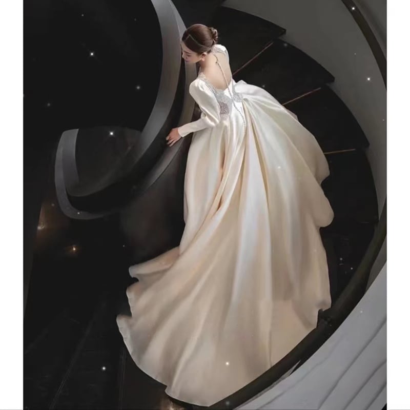 ウェディングドレス 2024 新作 ブライダル メインヤーン 長袖 サテン ウェルカムアウト ドレス 感 大きいサイズ テール